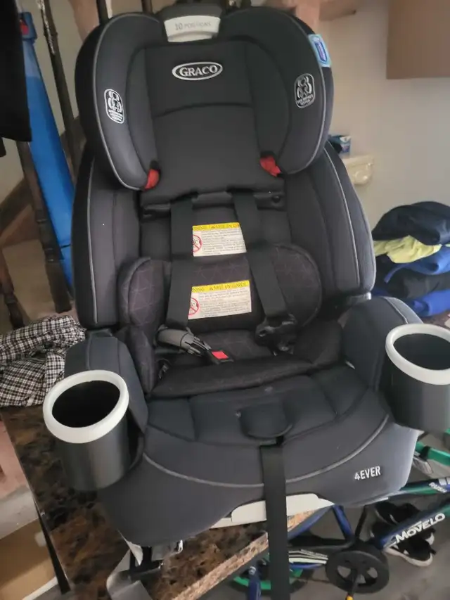 Graco 4Ever Car Seat with 10 position in Strollers, Carriers & Car Seats in Mississauga / Peel Region - Image 3