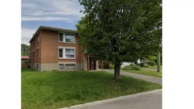3 bedrooms apartment, minutes to uOttawa/downtown, Must See!