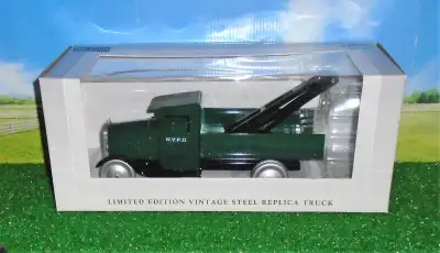 Modèle Vintage...De ma collection...Camion remorqueur flambant neuf dans boîte...Entièrement de méta...