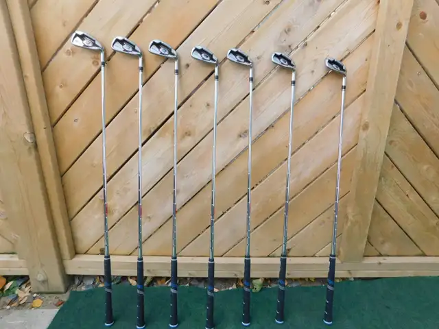 Right Hand Wilson Staff D 200 irons set in Golf in Grand Bend - Image 3