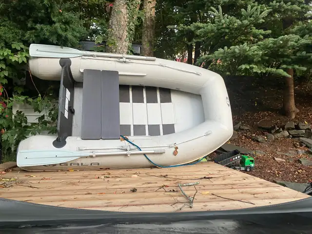 Inflatable boat in Personal Watercraft in Bedford - Image 2