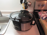 Crock-Pot 6 Quart Programmable Slow Cooker, Almost New