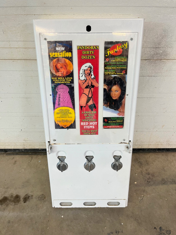 Condom Vending Machines - Antique - FT.MAC in Other Business & Industrial in Fort McMurray - Image 3