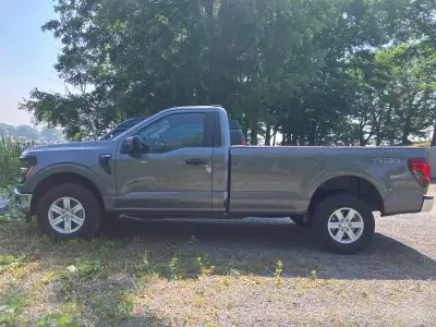 Brand new 17 inch aluminum rims with Pirelli Scorpion M&S 265/70/17 ATR tires.