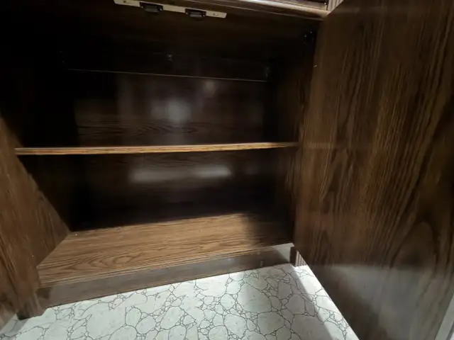 Wood Bookshelf in Bookcases & Shelving Units in Oakville / Halton Region - Image 4