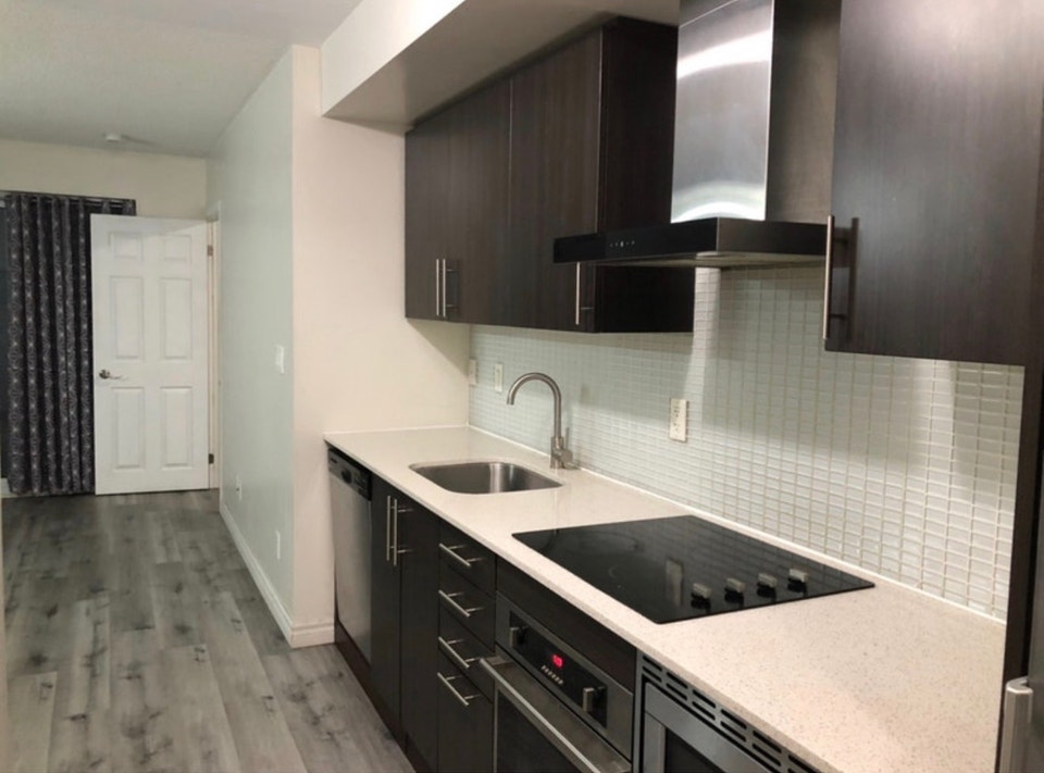 2 bedrooms condo for rent 5