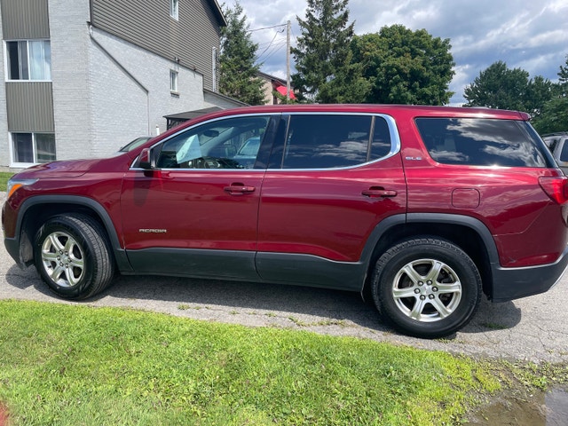 GMC ACADIA 2017 — photo 2