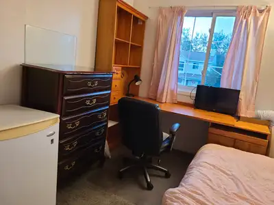 A Furnished Room Rent near Algonquin College (Female only)