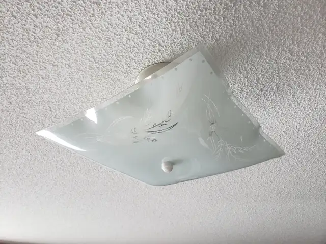 Light fixtures (ceiling mount, bedroom / hallway light, outdoor) in Indoor Lighting & Fans in Markham / York Region - Image 6