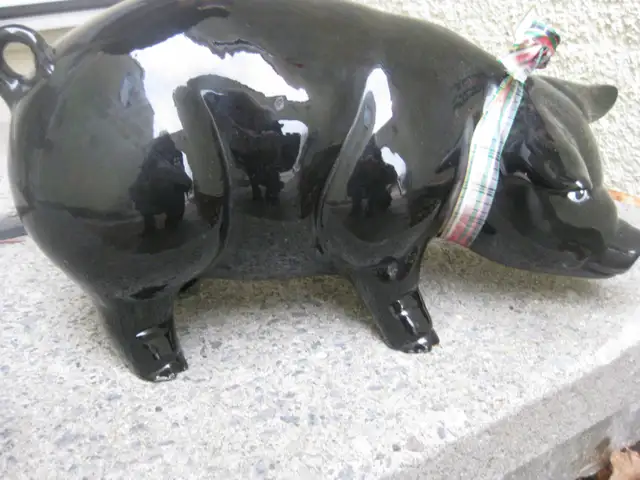 LARGE PIGGY BANK63760463752835120