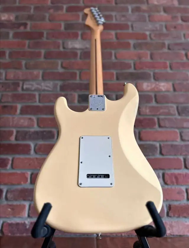 Fender® American FSR 60th Anniversary Stratocaster + Tweed Case in Guitars in Mississauga / Peel Region - Image 6