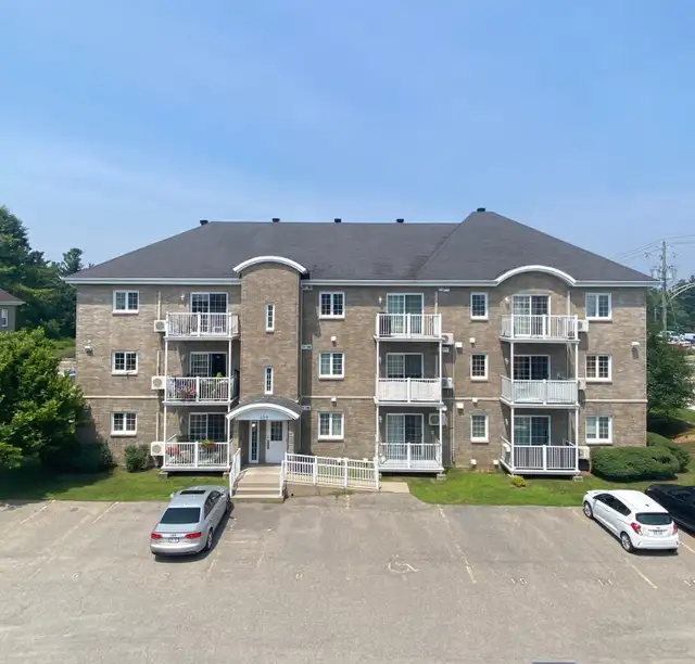 BLAINVILLE 5 1/2 À LOUER