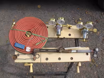 À Vendre : Un outils soudage et découpage aux gaz (REGO) Prix.. 135.00 $
