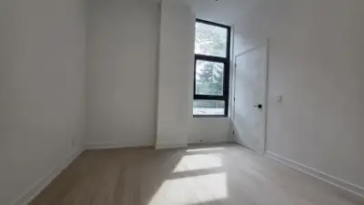 Rooms for rent in Bayview Village