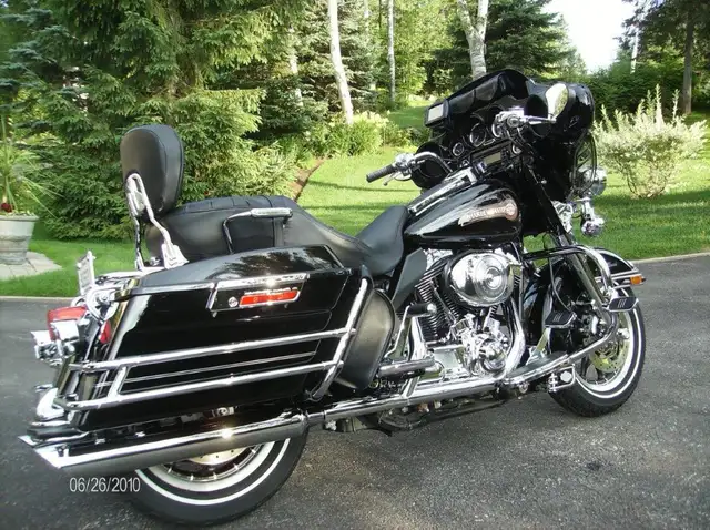 Harley FLHTCI 2006 in Touring in Laurentides - Image 5