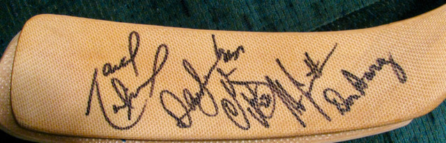 BACK LAKES KIDS HOCKEY AUTOGRAPHED HOCKEY STICK in Hockey in St. Albert - Image 2