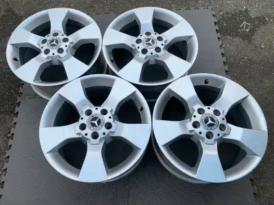 Set of Genuine Factory Mercedes Benz 17" GLK rims all in excellent condition at 9.5/10 These rims ar...