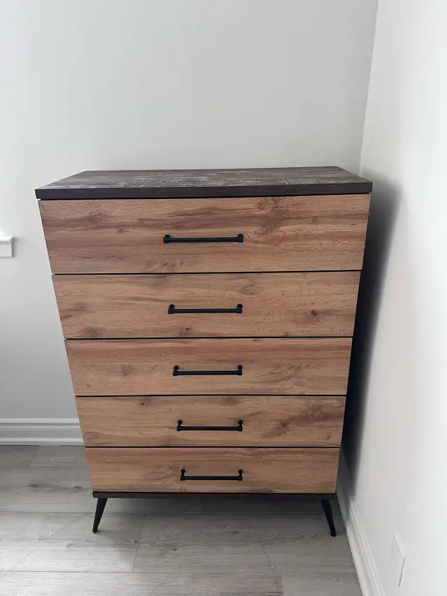     Wardrobe Assembly505382056546816000
