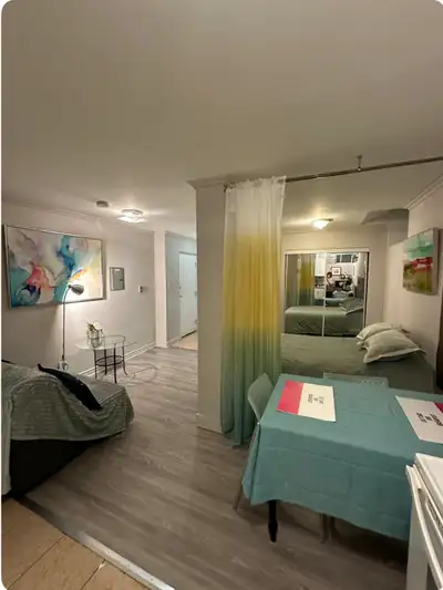 1 Bedroom+den in DT for 1-4 weeks