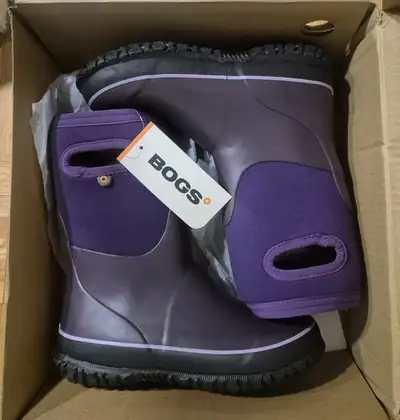 BRAND NEW BOGS SOLID GRASP WATERPROOF WINTER BOOTS KID SIZE 3, View more