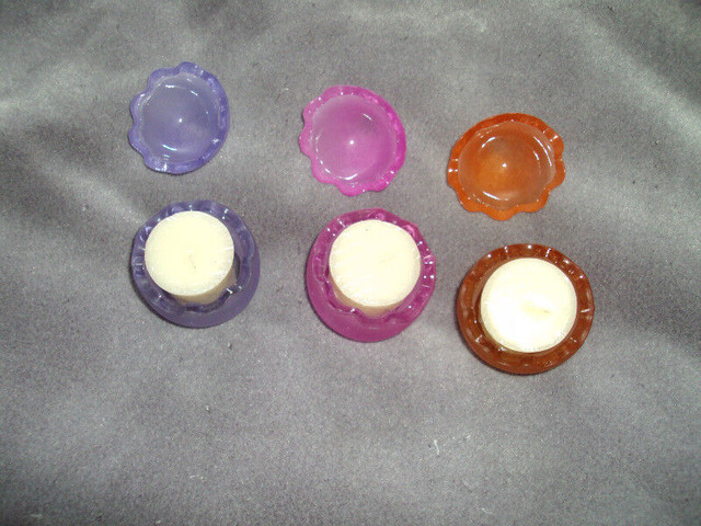 EGG SHAPED COLOURED GLASS CANDLE HOLDERS in Arts & Collectibles in Mississauga / Peel Region - Image 3