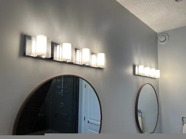 Light fixture in Indoor Lighting & Fans in Kitchener / Waterloo - Image 4