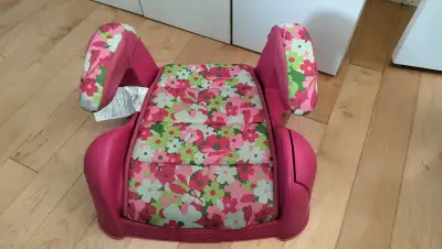 Our booster seat has been out of grow and ready for a new home. It was a back up car seat, so we kee...