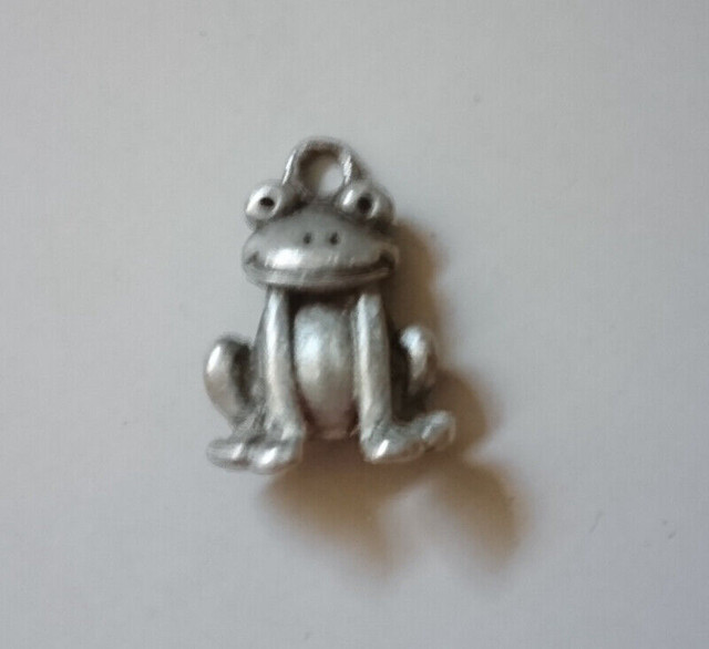 Vintage Pewter Frog Charm/ Frog Pendant in Arts & Collectibles in Oshawa / Durham Region