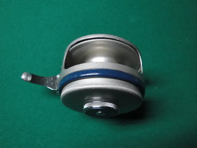 Vintage Automatic Fly Reel in Fishing, Camping & Outdoors in Brantford - Image 3