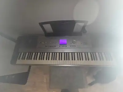 piano yamaha DGX 640, View more
