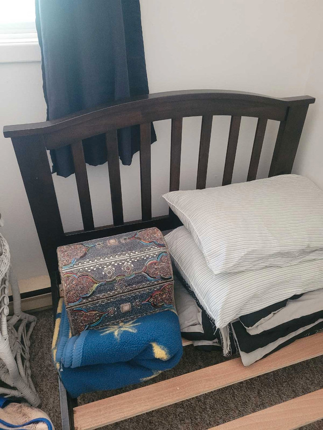 twin bed in Beds & Mattresses in Trenton