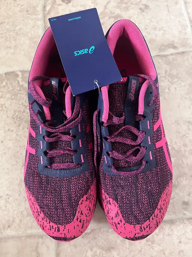Women Asics Shoes Brand New Size 7.562863732154625121