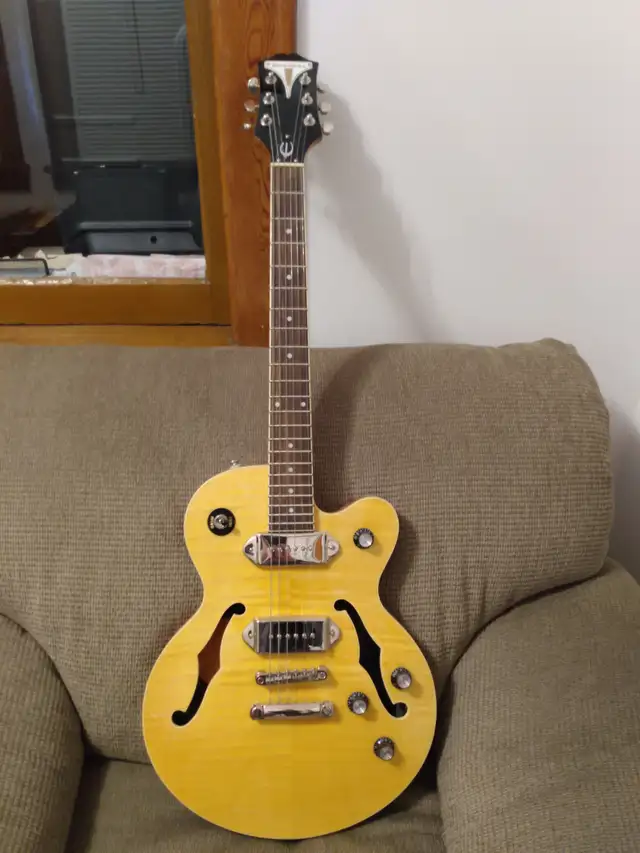 Epiphone Wildcat in Guitars in Thunder Bay - Image 2