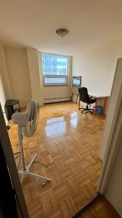 Room  for rent in Yonge and finch