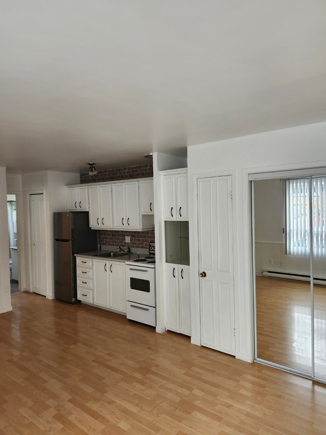 3 1/2 jonquiere semi meuble, chauffe eclaire — photo 1