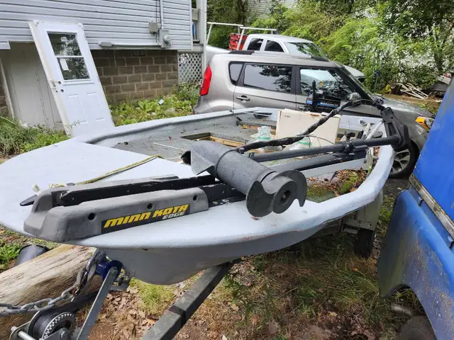 fiberglass fishing boat, trailer, 2 motor in Powerboats & Motorboats in City of Halifax - Image 3