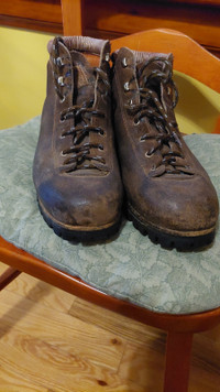 Vasque hiking boots