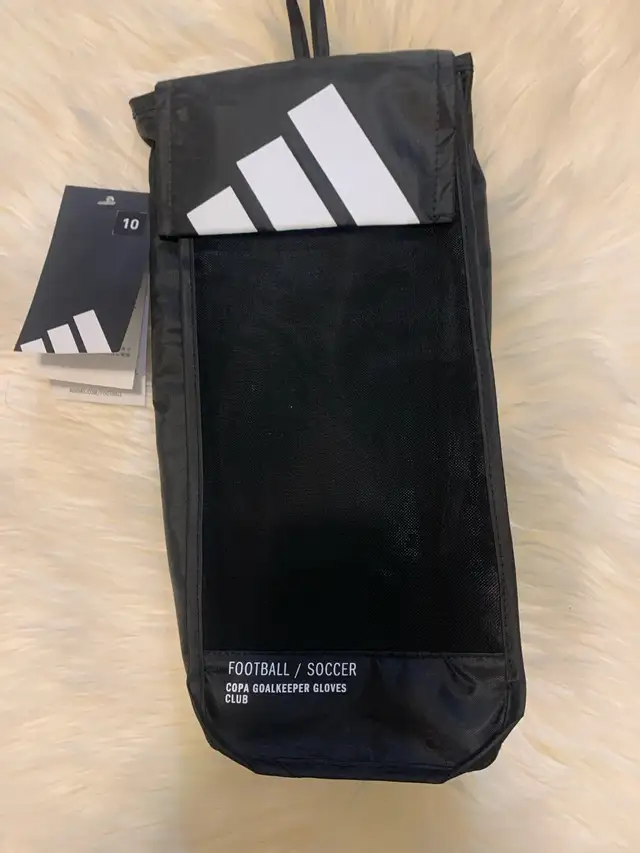 Adidas Goalie Gloves in Soccer in Oshawa / Durham Region - Image 4