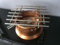 Gril-réchaud en cuivre pour faire des flambées à la table
