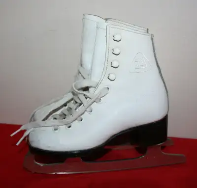 White Figure Skate Child Sz 9 $10.00, View more