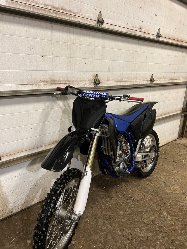 2005 Yamaha 250  in Dirt Bikes & Motocross in Red Deer - Image 2