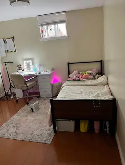 Spacious Room For Rent