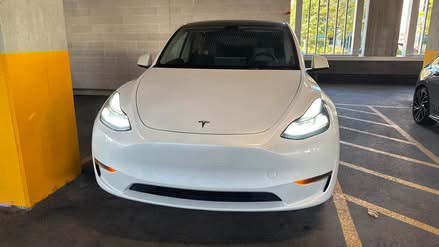 Tesla model y lease transfer dans Autos et camions  à Ville de Montréal