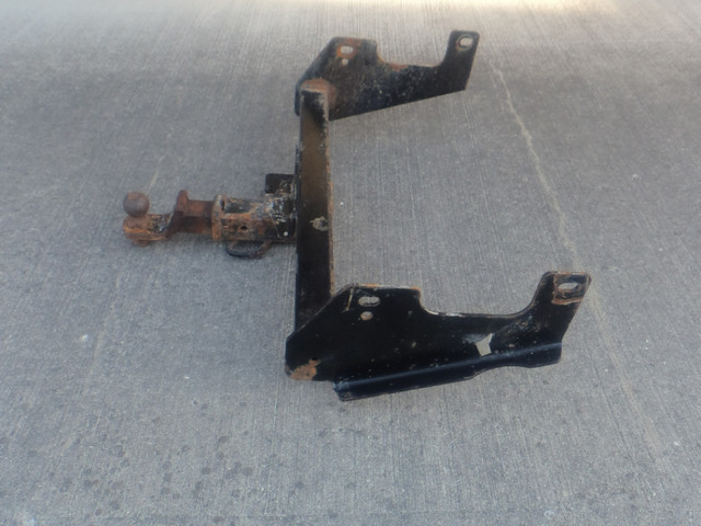 Ford F150 trailer hitch in Other Parts & Accessories in Cambridge - Image 4