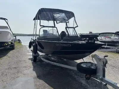 Princecraft Holiday DLX max 162 2021 livré fin de l’été 2021 Moteur Mercury 60 hp. Environs 150 heur...