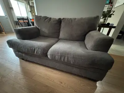 Ashley Dorsten loveseat. Great condition, slightly used. Small tear underneath couch (unnoticeable)...