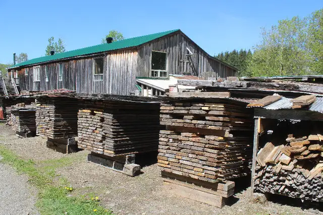 BOIS DE GRANGE ET BOIS RÉCUPÉRÉ-BURY-ESTRIE ENORME CHOIX VARIÉ! in Other in Sherbrooke - Image 4