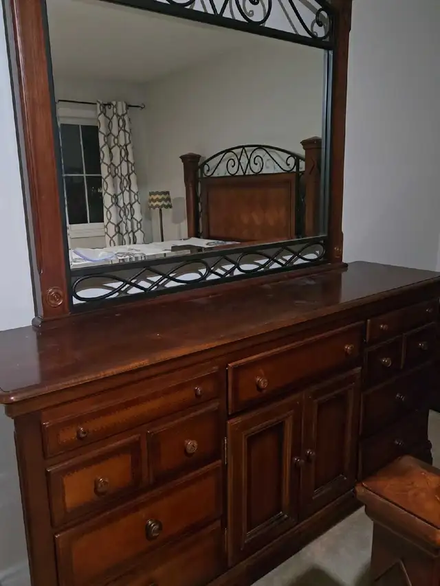 Solid Wood Dresser with Mirror in Dressers & Wardrobes in Oshawa / Durham Region - Image 3
