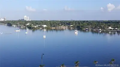 Condo à louer sur PLAGE et BROADWALK de HOLLYWOOD BEACH, FLORIDE, View more