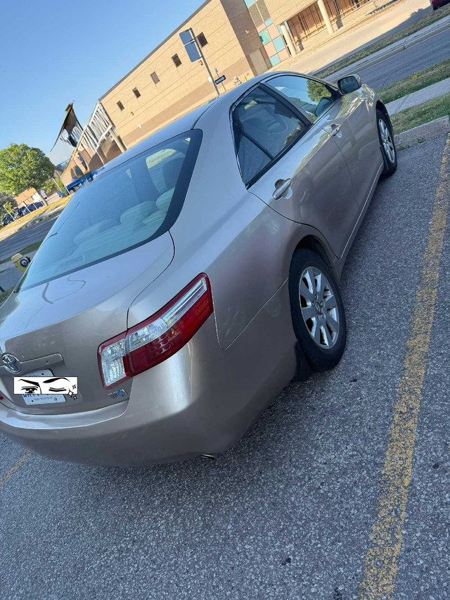 Toyota Camry Hybrid in Cars & Trucks in City of Toronto - Image 3